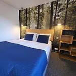Jitrenka - Breakfast Included & Free Parking Hotel