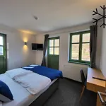 Jitrenka - Breakfast Included & Free Parking 3* הרנסקו