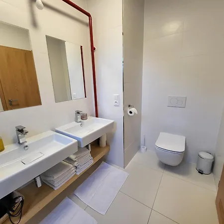 Jitrenka - Breakfast Included & Free Parking Hotel