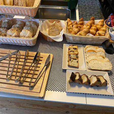 Hotel Jitrenka - Breakfast Included & Free Parking Hřensko