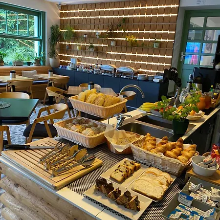 Отель Jitrenka - Breakfast Included & Free Parking 3*