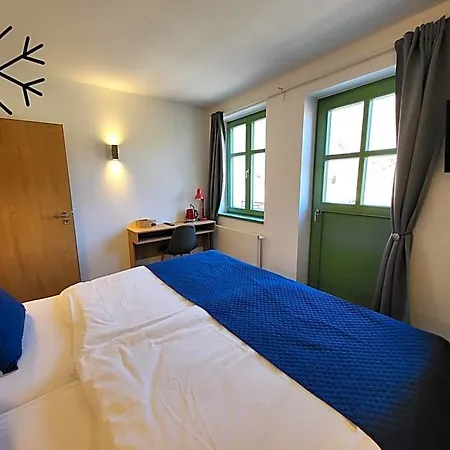 Jitrenka Hotel 3*