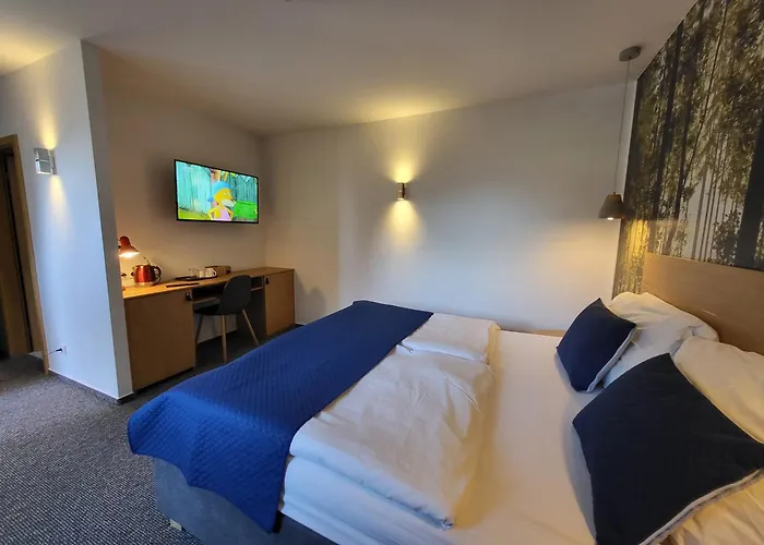 Jitrenka - Breakfast Included & Free Parking 3* Хренско