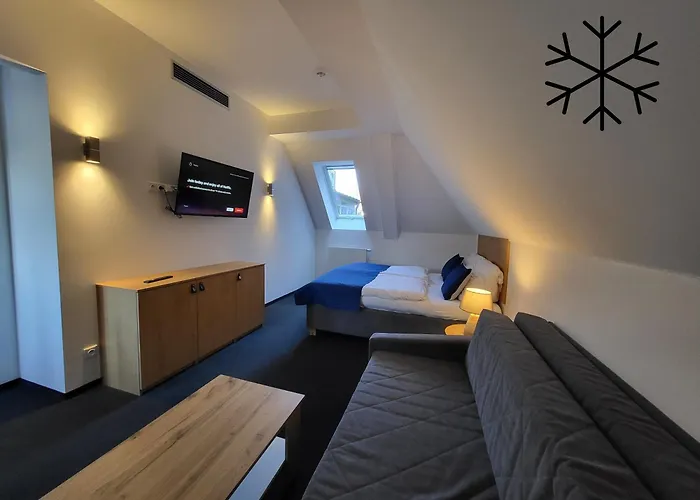 Jitrenka - Breakfast Included & Free Parking Hotel