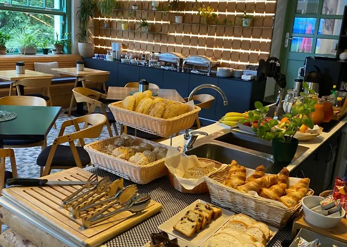 Отель Jitrenka - Breakfast Included & Free Parking 3*